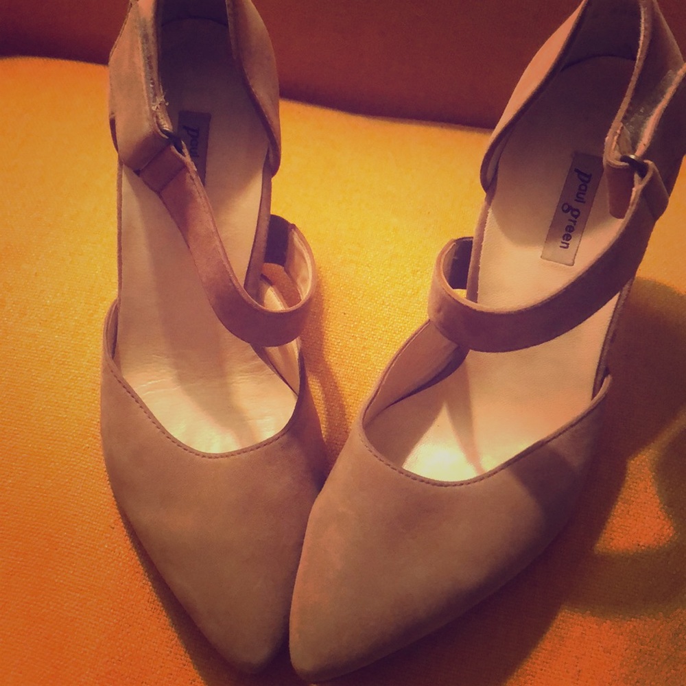 Paul Green “The Day Maker” suede heels